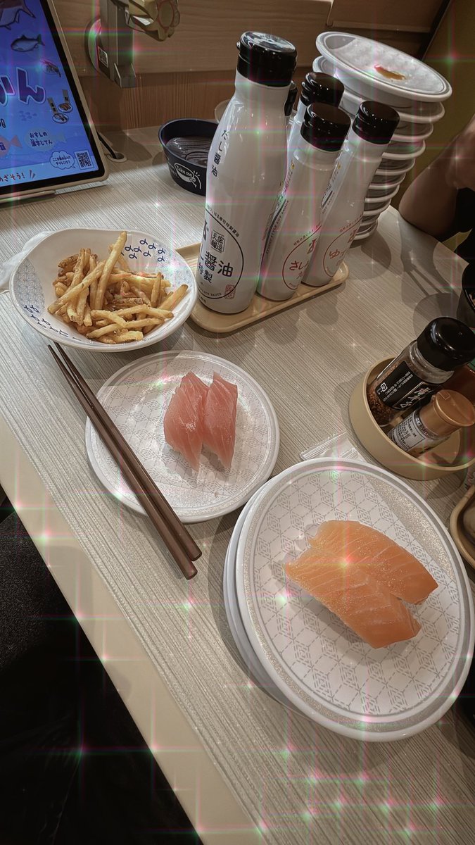 Senadnn3's tweet photo. 最近お仕事忙しくて
全然遊べてなかったー😔
って事でドライブして
セナが好きなはま寿司きた😆(夜中)笑 https://t.co/O8cpBO3eAC