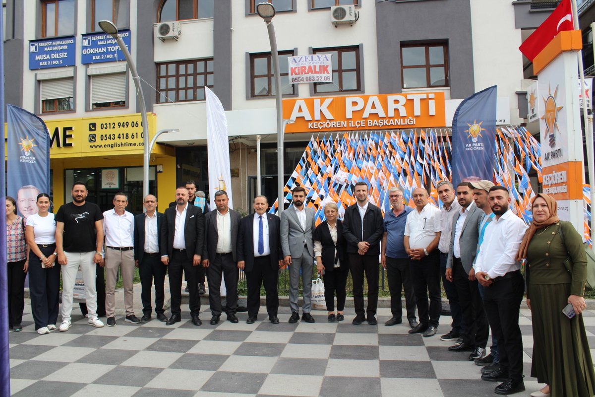 AkKeciorenResmi's tweet photo. 📍Aşağı Eğlence 

Ankara Milletvekilimiz Sayın Orhan Yeğin'in katılımlarıyla, 

İlçe SKM Programlarımız kapsamında teşkilatımızla sahadaydık.

İlçe Teşkilat Başkanımız Ahmet Er, Yönetim Kurulu Üyelerimiz, Kadın Kolları Yürütme Kurulu Üyelerimiz, Gençlik Kolları Başkanımız Mehmet Melikoğlu, Yönetim Kurulu Üyelerimiz ve teşkilat mensuplarımızla birlikte sivil toplum kuruluşlarımızı ziyaret ederek istişarelerde bulunduk, esnafımızla bir araya geldik ve hasta vatandaşlarımızı ziyaret ederek geçmiş olsun dileklerimizi ilettik.

Milletimizle gönül gönüle, ortak akıl ve istişare anlayışıyla çalışmalarımızı sürdürmeye devam ediyor; birlik ve beraberlik içerisinde durmadan, yorulmadan çalışıyoruz.
#sevdamızankara
#sevdamızkeçiören🇹🇷

@RTErdogan
@hakanhanozcan
@orhanyegin
@erhansarigol
@AkpartiAnkara
@omerfarukislam
@akkadinkeciorn
@AkgencKecioren