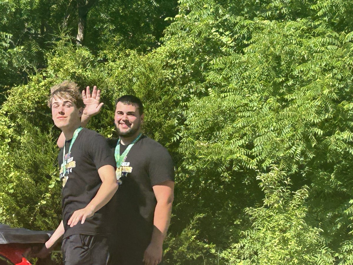 avoneagles's tweet photo. This year’s, Fourth of July Grand Marshalls!! Congrats to our Track and Field State Champions!!🏆🦅🇺🇸 https://t.co/SUXb1FYV9J