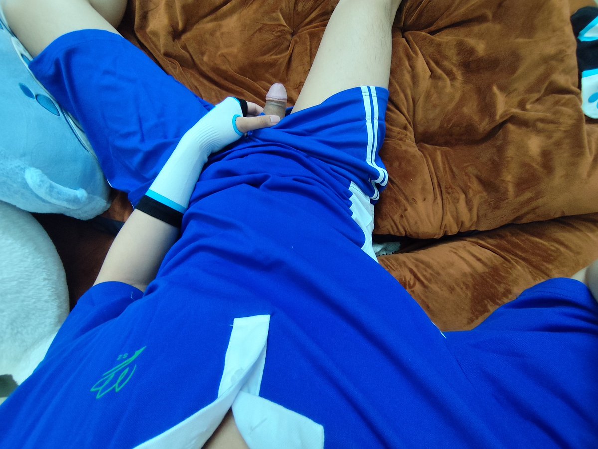 hishouAD's tweet photo. this one is good too I guess. wish there was somebody here to tie me up :3. https://t.co/Mny8jHbNfi