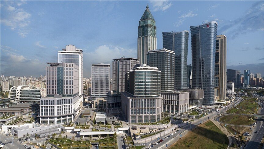 PiyasaTturkiye's tweet photo. 🔴 Borsa İstanbul ile SPK, gelecek yıl İstanbul Finans Merkezi'ne taşınacak. https://t.co/zPGi95v8d1