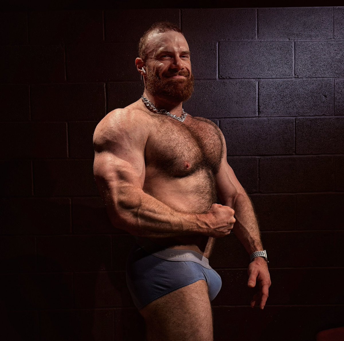gingerpup91's tweet photo. Sweaty flexing. 😈 https://t.co/JwEDHNb1BO