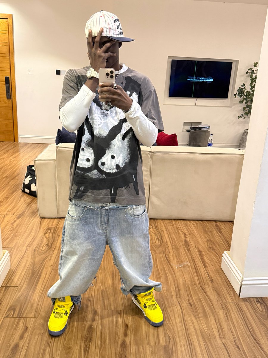wsllySnips's tweet photo. My swag just dey Cholo https://t.co/6xXHsqZiD7
