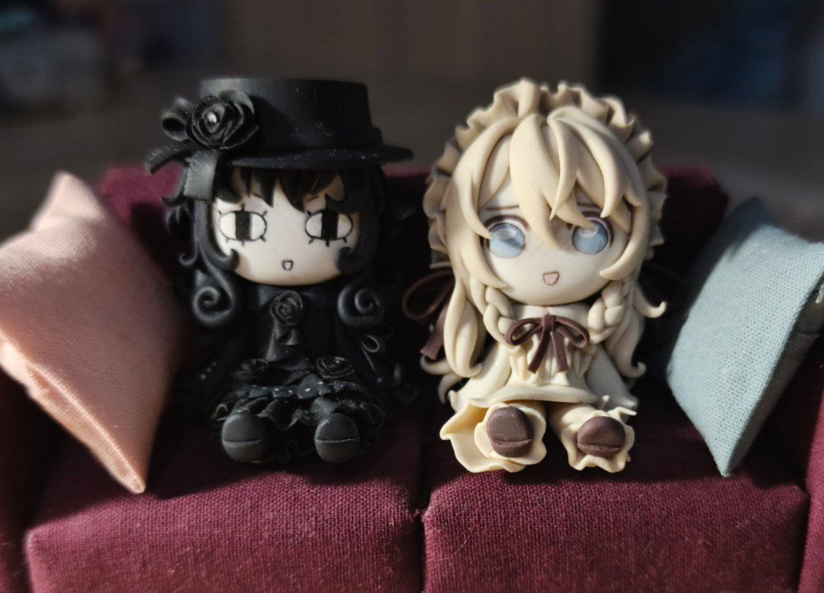 prdxsavage's tweet photo. my handmade oc's figurines!
#figurine #figure #oc https://t.co/vsV1MnvQXx