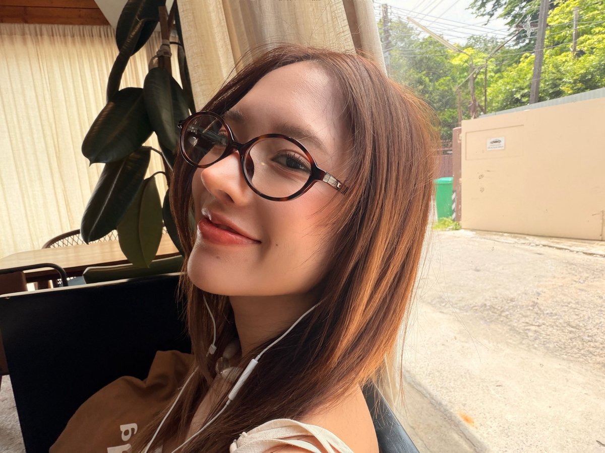 ApplemimHQ's tweet photo. We wish a very happy birthday to our dear Mim, who always brightens our days with her smiles. 

HAPPY MIM PANTHITA DAY
#มิมุคนดี26ขวบแล้วนะจ๊ะ https://t.co/aPOGq3bLaN