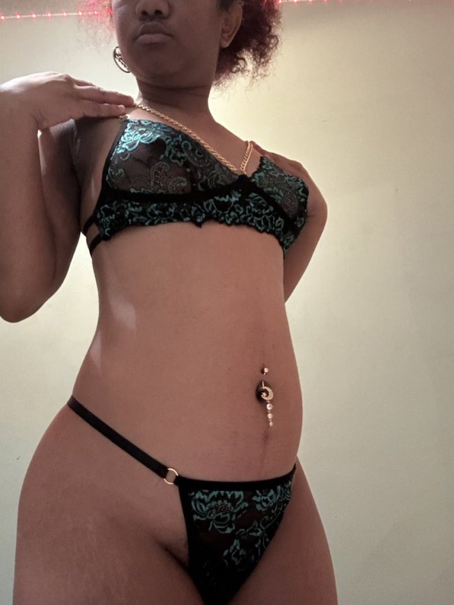 niquedagoatt's tweet photo. FaceTime Shows n Dropbox Available😏💬 #pyttt #schoolthot #pyt #teen https://t.co/s8ZZHuVwhp