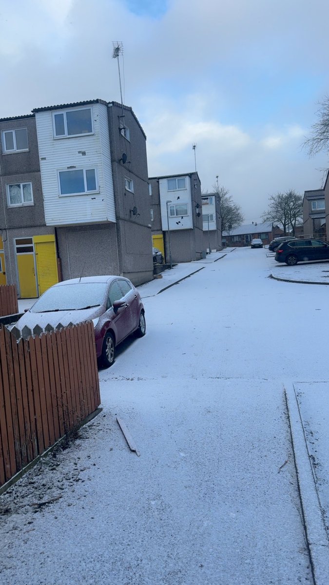 loisaimee's tweet photo. Decembers in Skelmersdale https://t.co/dxUCZ8k3T6