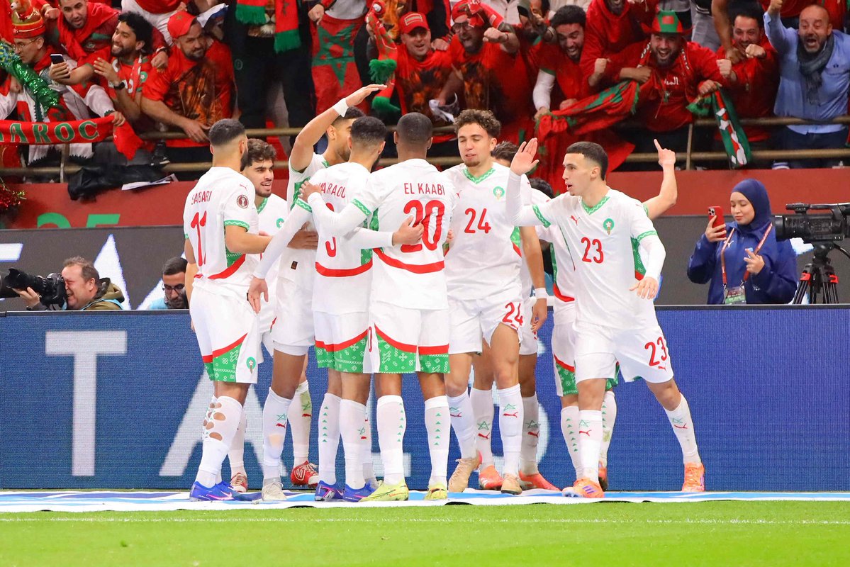 _BeFootball's tweet photo. 🚨🚨 OFFICIEL ! LE MAROC 🇲🇦 SE QUALIFIE POUR LE DEUXIÈME 1/4 DE FINALE DE COUPE DU MONDE DE SUITE !!!! 🌍🍿 

Oui, c’est bien la nation africaine la plus régulière depuis 4 ans, et c’est juste INCONTESTABLE !!!!! https://t.co/7apgYxRHpw