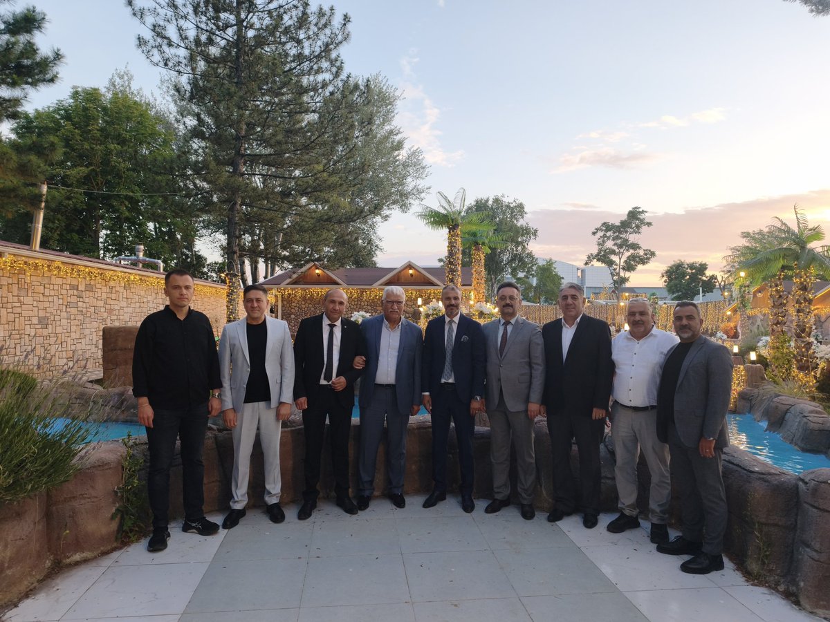 Tesankara8's tweet photo. Kıymetli Meslek Büyüğümüz Uğur KÜLAH’ın kıymetli evladının bu mutlu gününe Türk Eğitim-Sen ailesi olarak katılım sağladık.

Genç çiftimize ömür boyu sağlık, huzur ve mutluluk diliyor; ailelerini tebrik ediyoruz. Allah mesut ve bahtiyar eylesin. https://t.co/Pi8vNA87fc
