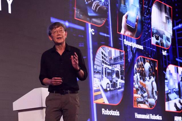 solano023's tweet photo. TSMC's senior VP Kevin Zhang said at a tech event in Yokohama that the semiconductor market will hit over $1.5 trillion by 2030. That's about 240 trillion yen. He sees the market growth continuing for a while 🚀. https://t.co/ZXSwha1C4B