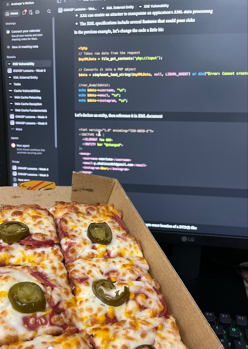 arshwpr's tweet photo. پیتزای جلسه آخرمون هم رسید🍕
یه خسته نباشید به حاج یاشار و بچه‌های تیم.
واقعاً این فقط یه کلاس نبود.
حاج یاشار نه‌تنها صد درصد توانش رو برای ما گذاشت، بلکه توی همه‌ی اتفاقایی که باهاش روبه‌رو شدیم حواسش بهمون بود و کنارمون موند.
برای همه بچه ها بهترینارو ارزو دارم❤️
@voorivex https://t.co/DfJVQu3KqH