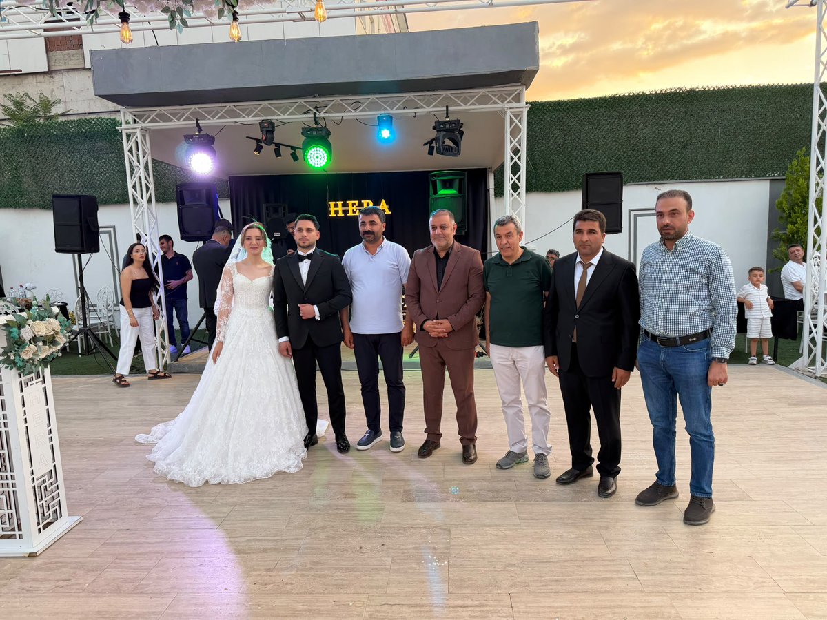 gokhangok44's tweet photo. Karaduman ve Geyik ailelerinin kıymetli evlatları Yelda ve Osman’ın düğün merasimlerine katılım sağlayarak bu önemli ana şahitlik ettik.

Hayatlarını birleştiren kardeşlerimize iki cihan saadeti diliyorum.

Allah mutlu mesut etsin.

#Cumartesi https://t.co/s2xADZDESK