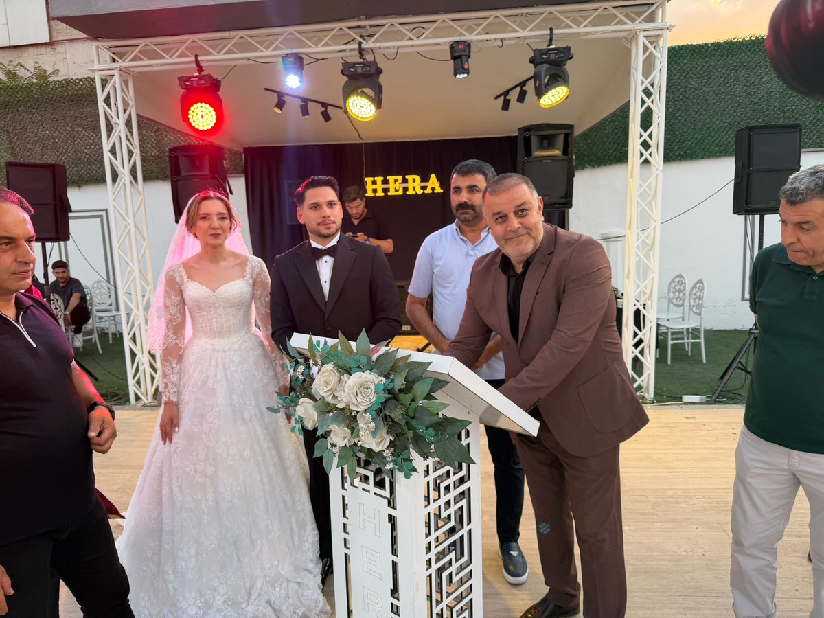 gokhangok44's tweet photo. Karaduman ve Geyik ailelerinin kıymetli evlatları Yelda ve Osman’ın düğün merasimlerine katılım sağlayarak bu önemli ana şahitlik ettik.

Hayatlarını birleştiren kardeşlerimize iki cihan saadeti diliyorum.

Allah mutlu mesut etsin.

#Cumartesi https://t.co/s2xADZDESK