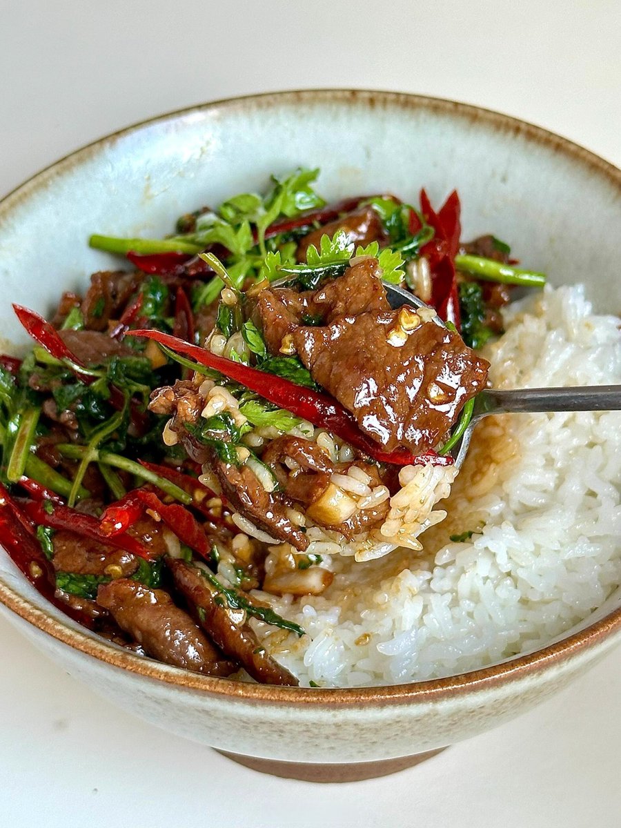 BkSdAdShhFIYFGM's tweet photo. Craving bold flavors Try our Korean-style spicy pork bulgogi bowl—sweet, savory, and perfectly fiery, ready to fuel your day!， https://t.co/G5C4z2DS0s