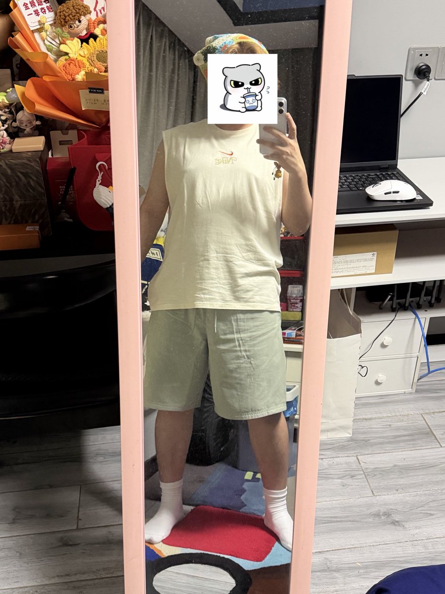 Cathy070720's tweet photo. 脱衣过程嘛！想被扒衣… https://t.co/d6SCU7jnRq