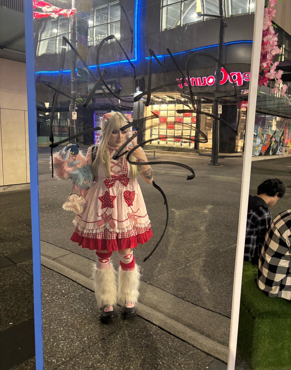 notafemcelXD's tweet photo. what if we kissed in front of the sleep country canada location on granville street https://t.co/8JgzjcL9Wa