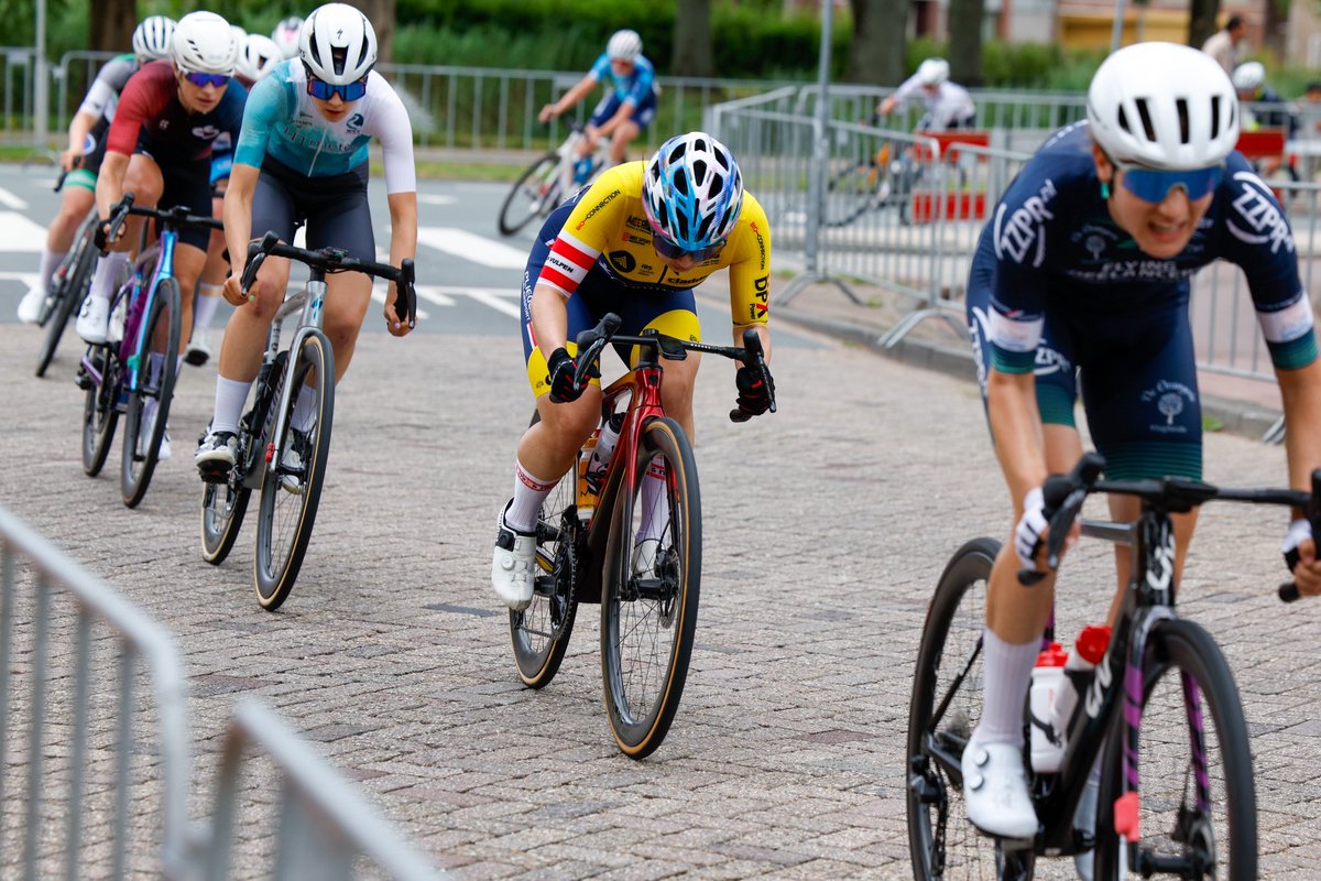 Yumi_Kajihara's tweet photo. 🇳🇱オランダのクリテリウムで初優勝🥇
とっても嬉しいです☺️

来週も2戦のロードレースへ🚴‍♀️

たくさん走って学んで、思いっきり競い合いを楽しみます💪

応援、サポートありがとうございます💖

#光英科学研究所
#石心会
#Fitty
#タイケン学園
#東京ラスク
#bioracerjapan https://t.co/r9qhnMEPbd