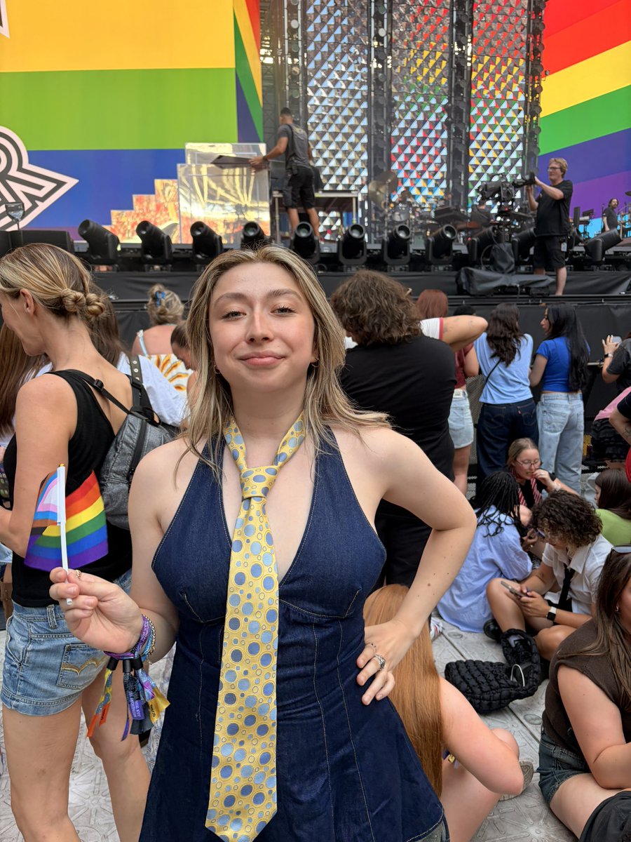 phoebe 🧝🏼♀️ tweet media