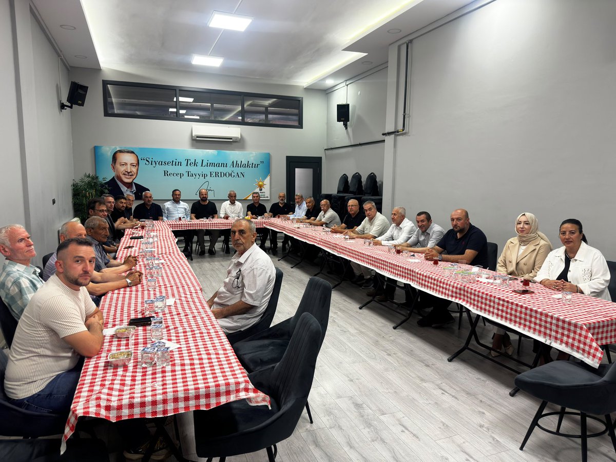 erhansarigol's tweet photo. 📍 Gölbaşı

Muharrem Ayı vesilesiyle; Gölbaşı İlçe Başkanlığımız tarafından düzenlenen Aşure programında hemşehrilerimize ve teşkilat mensuplarımıza Aşure ikramında bulunduk. Emeği geçen başta İlçe Başkanımız @Slmakcyln Kadın kolları Başkanımız @GuldenKOC2 olmak üzere tüm teşkilat mensuplarımıza teşekkür ederiz.

Rabbim Bereketli ve Mübarek eylesin.