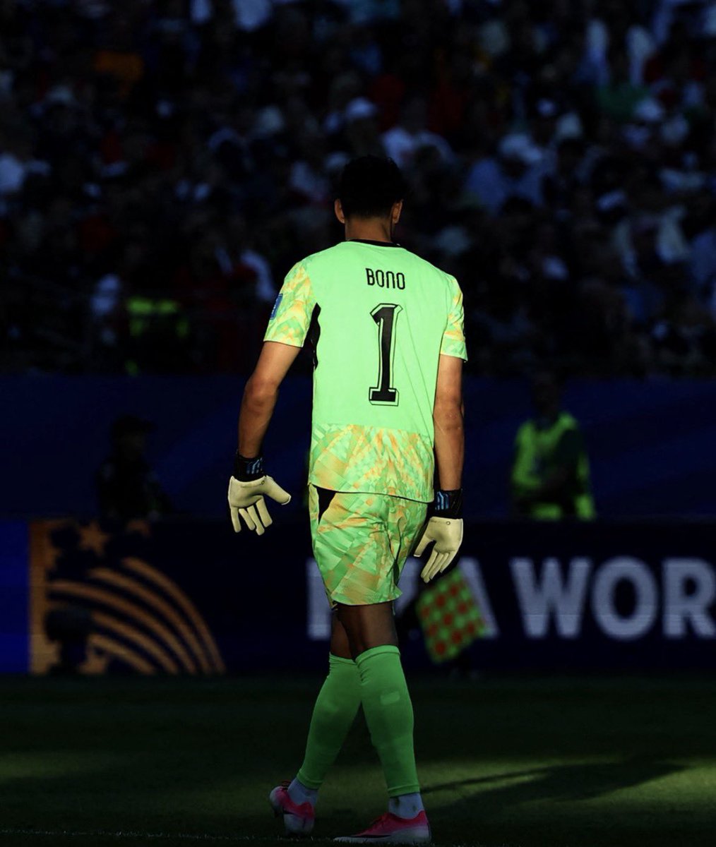 KhvayaClubs's tweet photo. مبرووك للعملاق و الأفضل🧤🇲🇦 https://t.co/hSbGw9Ds69