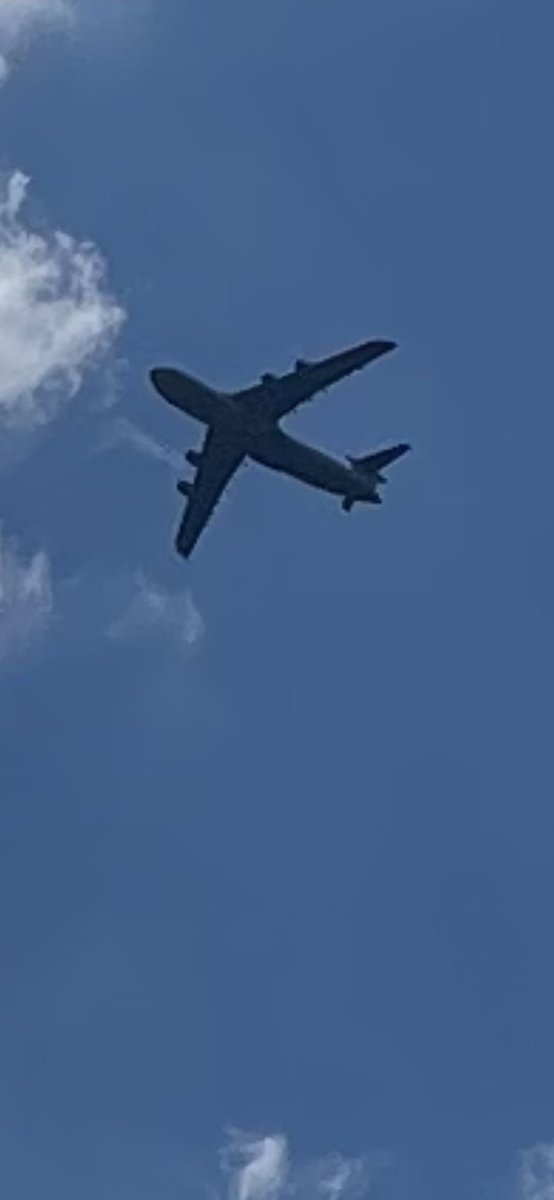 WTLocke's tweet photo. #Flyover250 - per the master schedule I think the Fixed Wing threesome just passed over our #BelleHavenVA neighborhood B4 banking left and down the PotomacRiver toward the National Mall thanks #USAF https://t.co/YES1p6bwTH