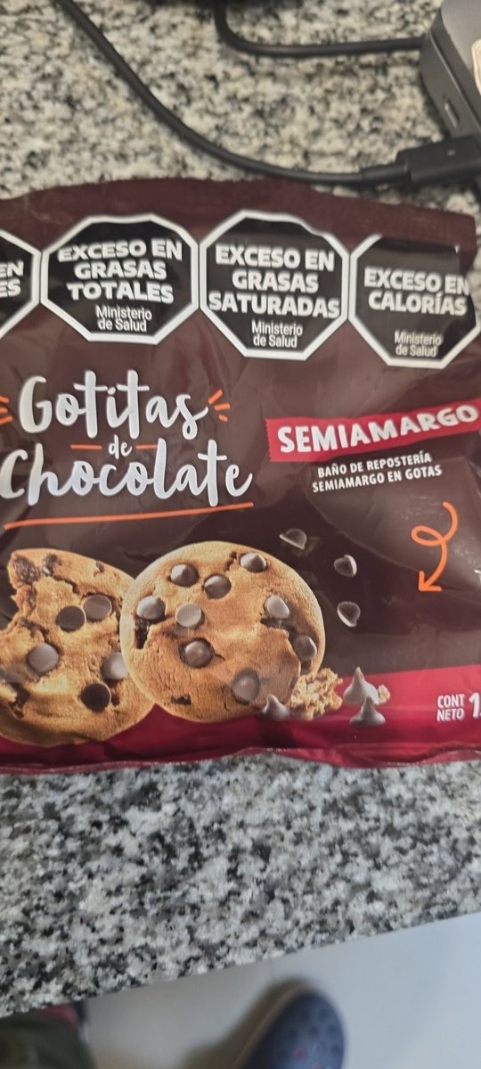 VerokaMo's tweet photo. El legal etiquetar "de chocolate" cuando es baño de repostería? https://t.co/3PT51PKU6Z