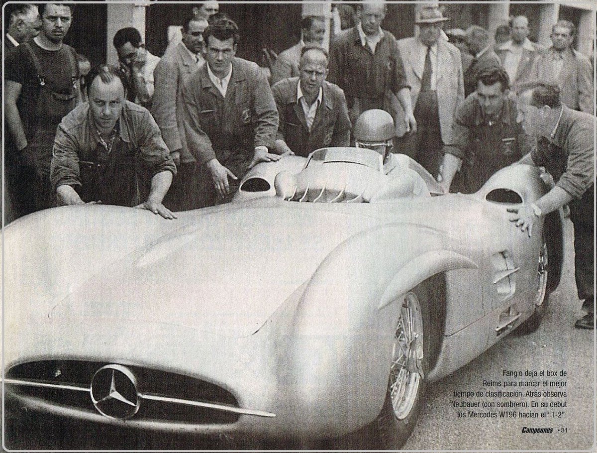PatoG82's tweet photo. 4 de Julio de 1954. F1, Gran Premio de Francia en Reims-Gueux 🏁

🏆 Debut triunfal del equipo Mercedes Benz en el campeonato mundial.
Fangio y Mercedes, dos estrellas del automovilismo mundial que, a partir de ese día, deslumbraron juntas en F1.

📝 Nota Campeones, datos Wiki https://t.co/XuOC2iBuH8