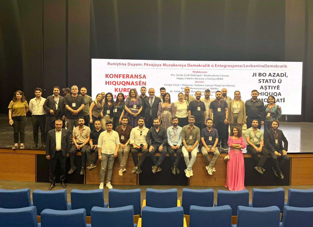 ohdsirnak's tweet photo. OHD şaxa Şirnexê û endamên Baroya Şirnexê ji roja yekemîn a Konferansa Hiquqnasên Kurd a Demokratîk. https://t.co/fTlrCEEpQj