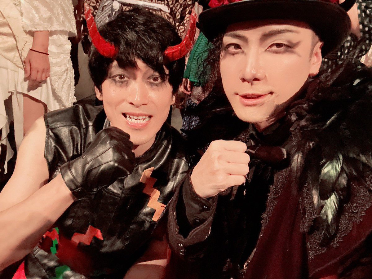 yoshioka0214's tweet photo. #眠る悪魔

モリアサ以来の主水くん！
あの時はまさか兄弟になるとは思いもよらなかったけど…

私の拙い殺陣にも沢山アドバイスをくれ、芝居においても色んな提案を出してくれて、本当に作品に深みを与えてくれて…もう本当に感謝しかない！

彼と戦えて本当に楽しく幸せです！
千穐楽も頑張ろう！ https://t.co/pfPpZclkYg