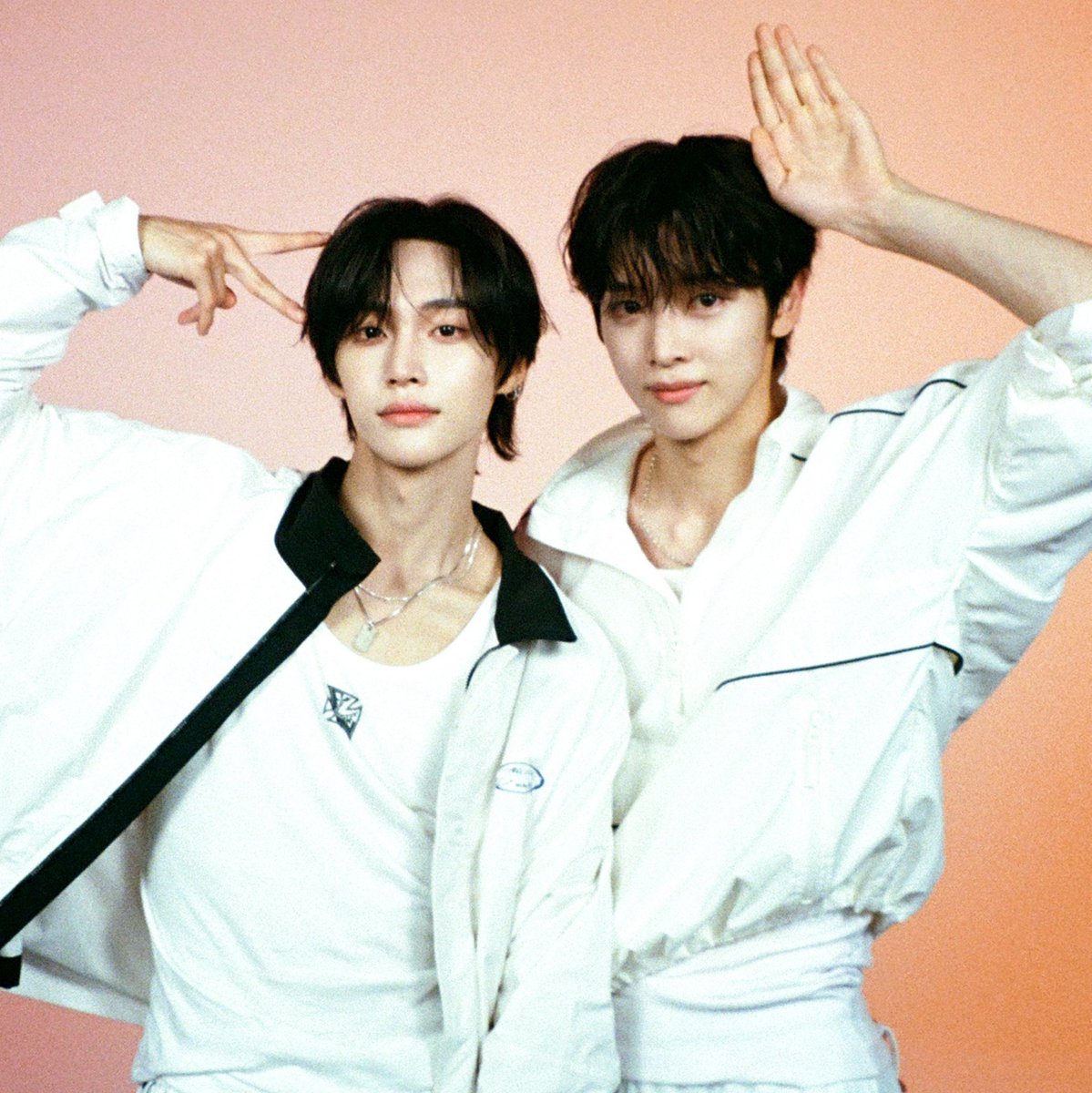 our_sn's tweet photo. 나 이렇게 행복해도 돼? https://t.co/l348JZpOoJ
