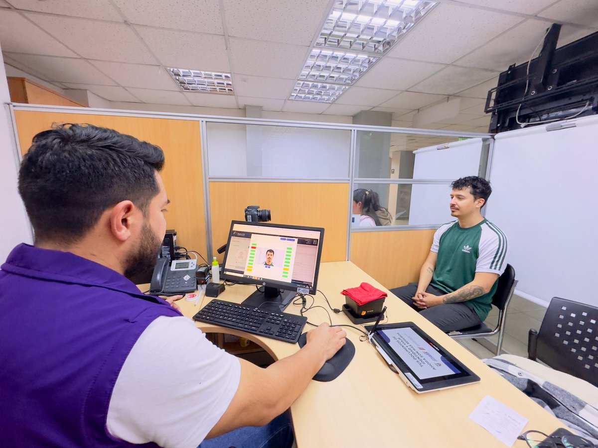 RCivil_Zona7's tweet photo. 📍ZONA 7  l Hoy iniciamos las jornadas especiales en agencia Loja y Machala de @RegistroCivilec atendemos de 08:00 a 17:00 en todos nuestros servicios: cédula, inscripciones, matrimonios. 

💫#SábadoDeRegistroCivil https://t.co/MaaelCILUy