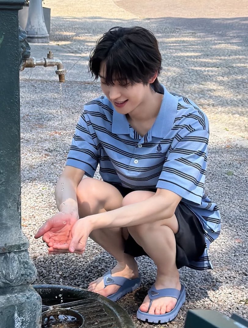 mesoxsimjy's tweet photo. รองเท้าแตะเราอาจจะไม่เท่ากัน 

เอนจีน : ช้างดาว

เอนไฮเพน : prada https://t.co/JcvPzK7oK4