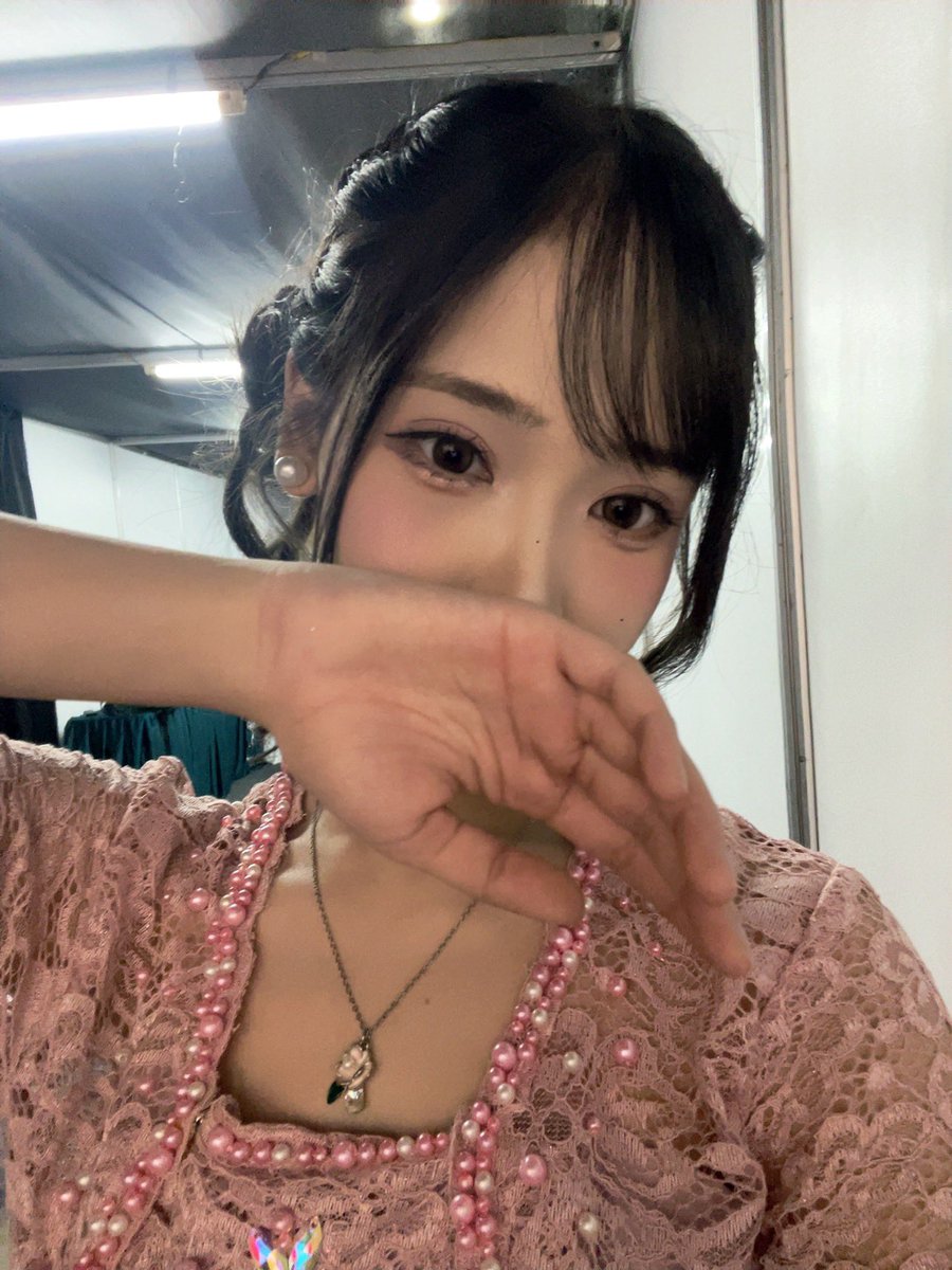 AR_LanaJKT48's tweet photo. Terimakasih banyak buat mng&amp;2s theater sementara jogja!! Bakalan kangen banget, cintaa banget🥹🥹♥️♥️ https://t.co/GwAp7YbgBA
