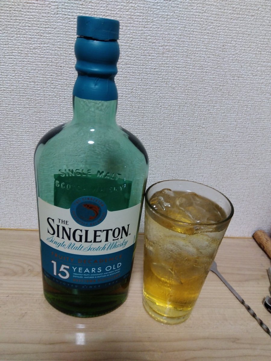 hetareyuji's tweet photo. ダフタウン15年ハイボール。
やはり地味ながら美味いんよなーダフタウン。
リンゴとナッツのフルーツサラダ感。
15年が一番それっぽい感じ。
#TWLC https://t.co/c5ZlE44oWu