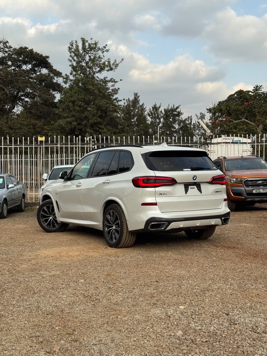 ojwangthegreat's tweet photo. 2019 BMW x5 35d

Price 🔖 8.5M https://t.co/w3nwZqIYaM