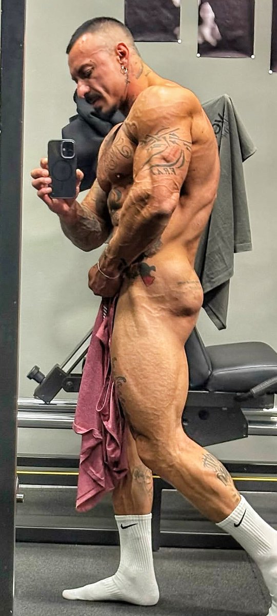 BodybuildersHOT's tweet photo. π https://t.co/HHQFR3iFc1
#bodybuildingbackstage #bodybuilding #backstage #tanning #tan #bodybuildingtan #protan #ifbbpro #bodybuilder #italian #muscletan #italybodybuilding #italianbodybuilder https://t.co/O0Is3KiBY9