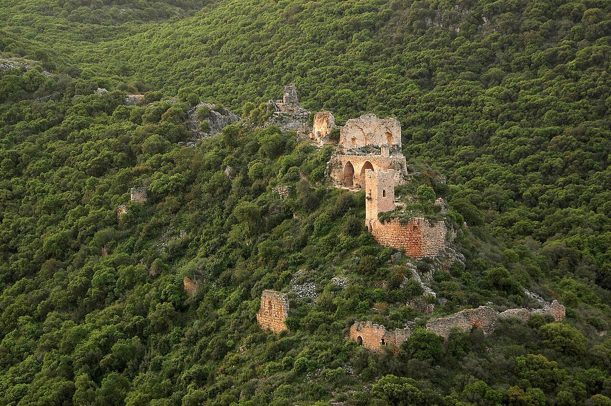 MedievalScholar's tweet photo. The ruins of Montfort castle, built by the Teutonic knights in the holy land in approximately 1220 https://t.co/aRn9gFkN9o