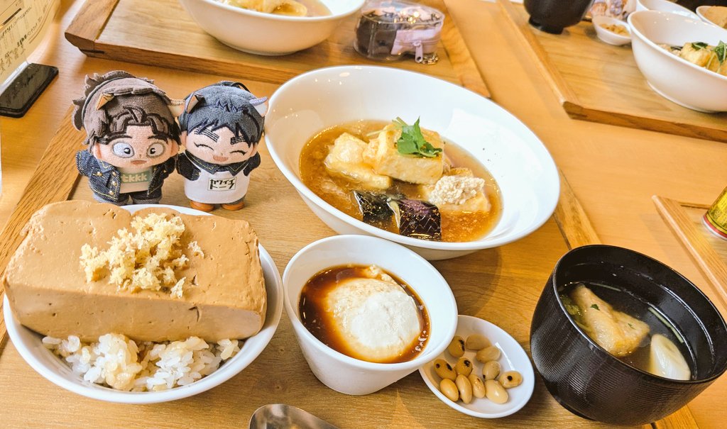 「イベント前日に遊びに行ったったと〜ふじごく腹はちきれた」|マヲコのイラスト