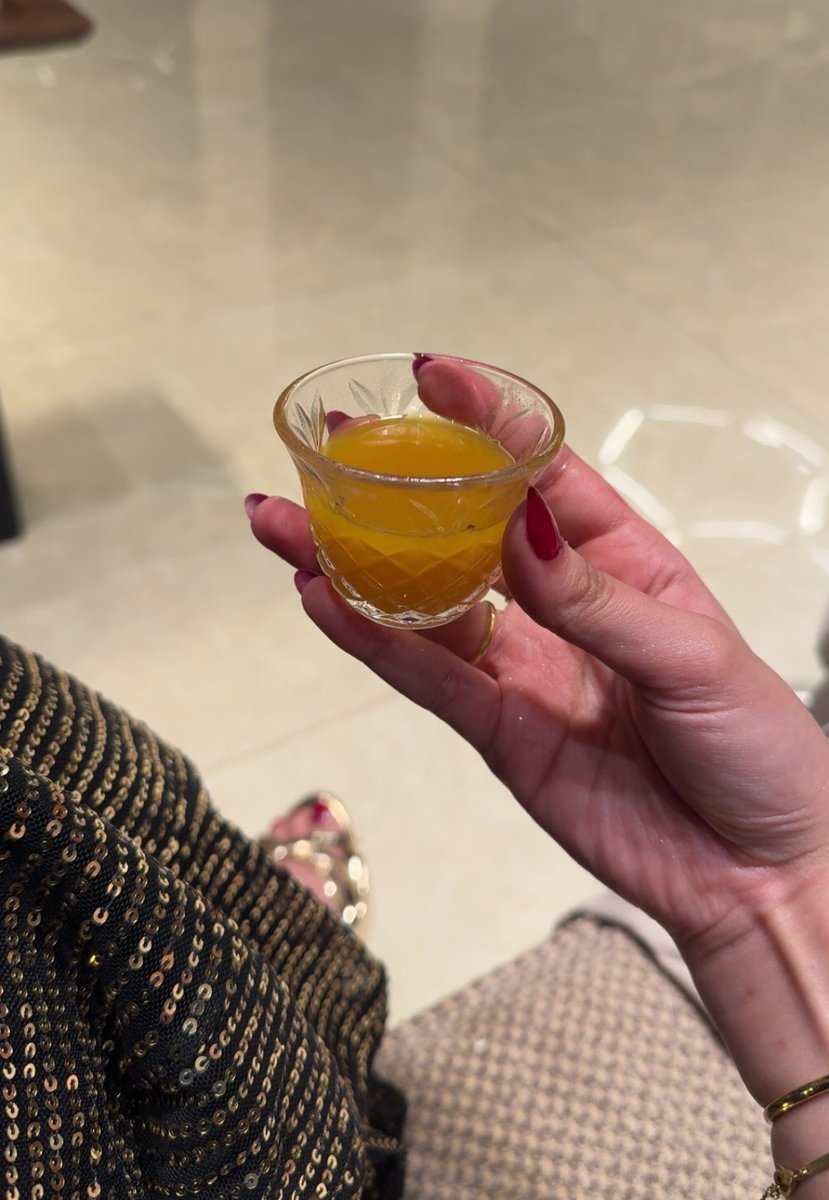 57le_'s tweet photo. تقهويني فناجيلك غلا وماردّ لك فنجال 
لك الله لو تمر سنين ماهزيت فنجالي ❣️ https://t.co/qaGqejHoWm