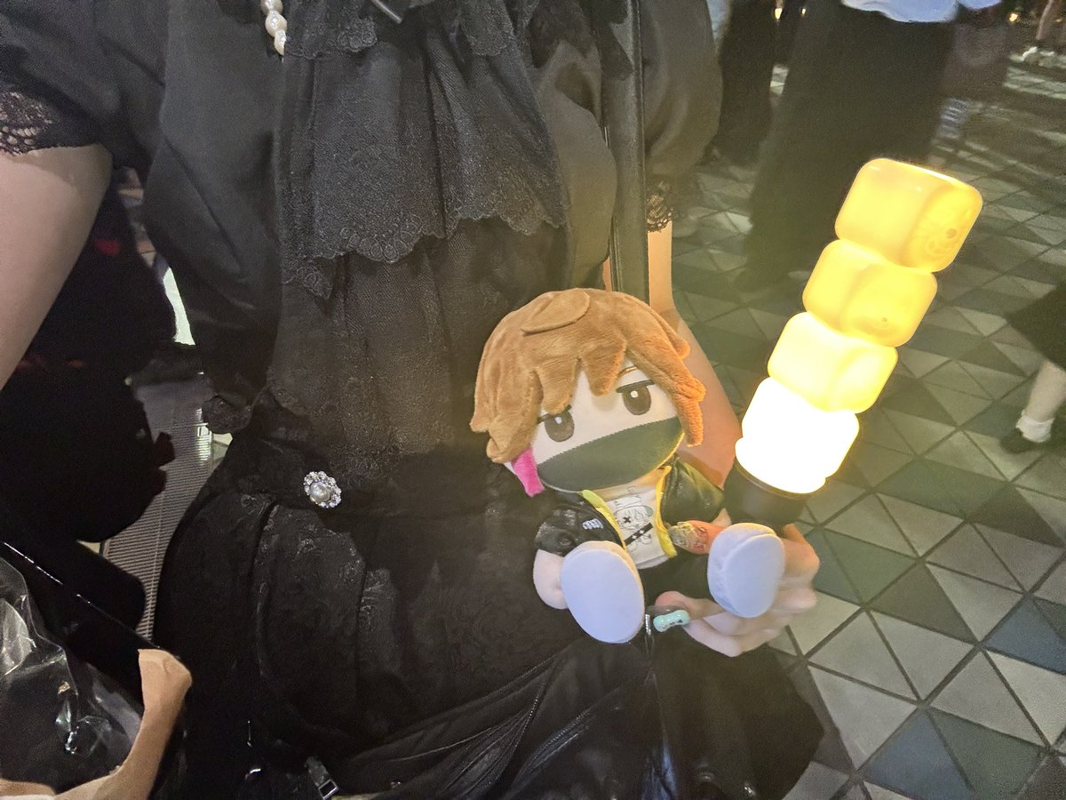 ace_092327's tweet photo. DAY1めっちゃ楽しかった😭😭♡初めて生で見てもう感無量🤩
明日はレトルトくんコーデでいます❕TOP4ポーズで写真撮りたいから誰かいませんか😭
#TOP4TOKYODOME2 https://t.co/CfRccmvVGU