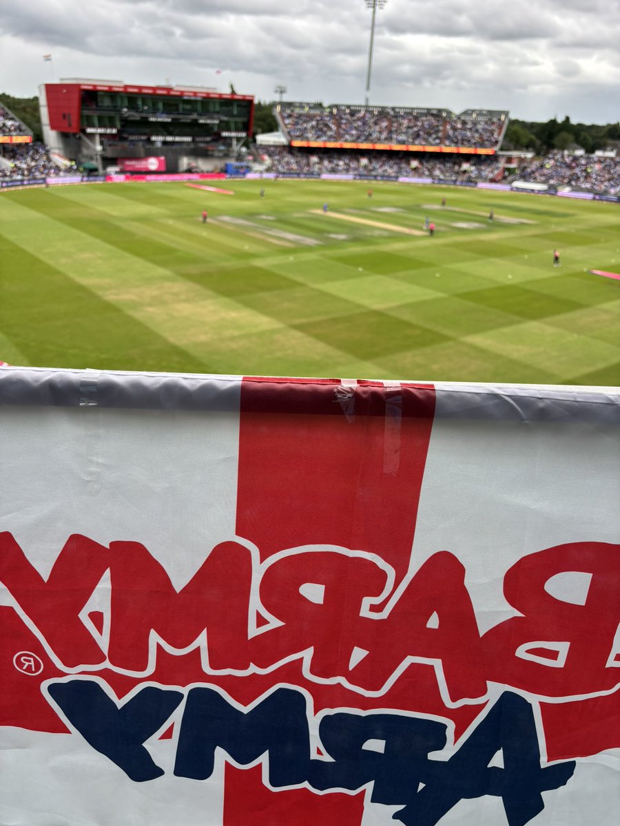 NDGF1965's tweet photo. Come on England 🏴󠁧󠁢󠁥󠁮󠁧󠁿 @TheBarmyArmy https://t.co/7yYcUOjYcc