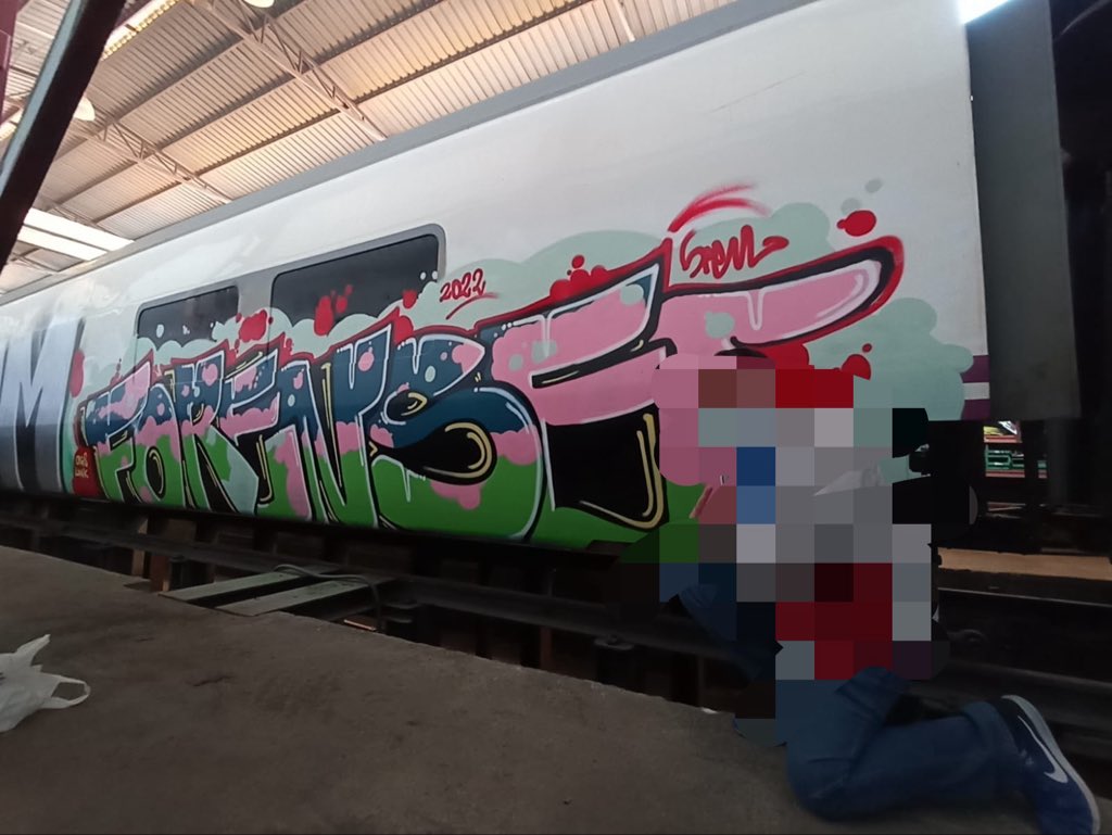 drcuadradogs's tweet photo. El que tuvo retuvo. #Forense #graffity https://t.co/0zNzQYBEV7