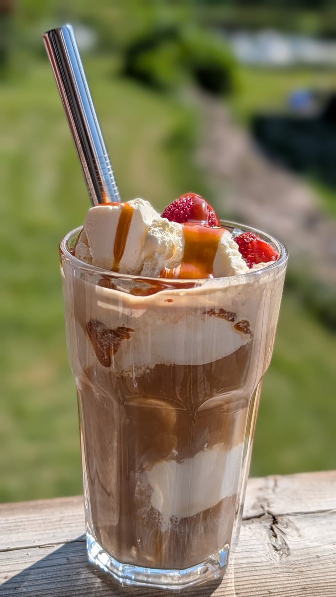 __M___A___X__'s tweet photo. #energyrefill 😋 https://t.co/wP4XUpwDQD