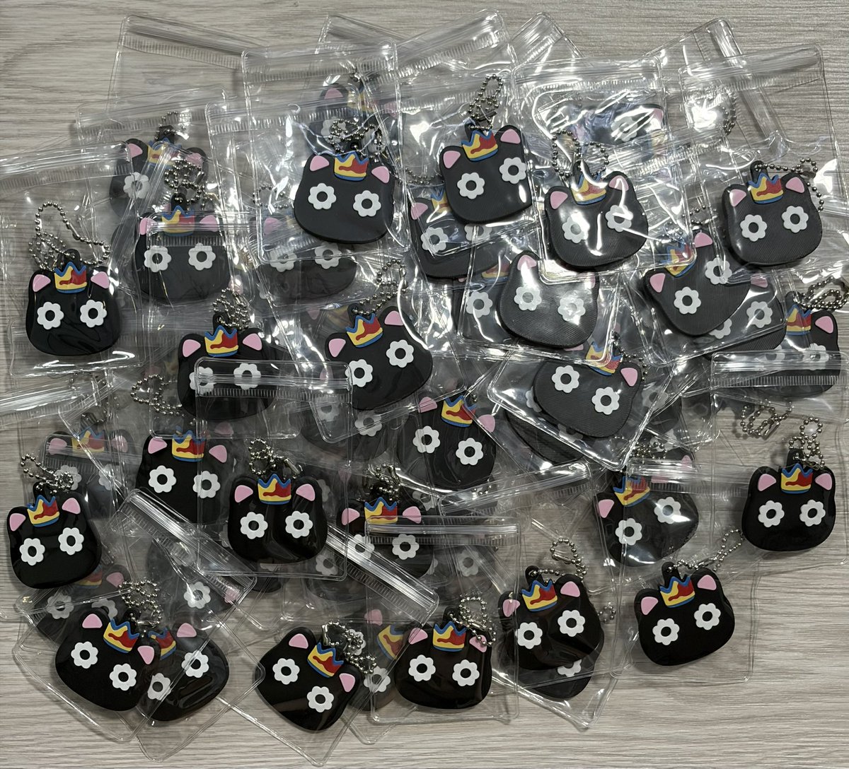 chithun1094's tweet photo. มารับ giveaway กันเยอะๆนะคะ 💜😆
ใครเป็นแจเตนล์ชิปเปอร์ เรามีสติ๊กเกอร์แจกให้ด้วยค่ะ 🍑🐱

♡ Special Thanks ♡
Postcard &amp; photocard : #jknรีวิว 
Sticker : #gude_review 
Keyring 3d : sensum.20

#TENCORE0110Concert 
#TENCORE0110iscalling https://t.co/rjClmxKqTv