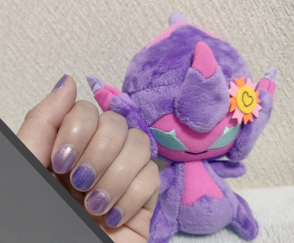 fulurunui's tweet photo. 先ほどツイしたようにこんな感じで色合わせて塗ってました🟣🔵
大きいとこに遊びに行くときしかやらないので、初めてやったのが2年ほど前に対して今回で15回目くらいです。
なので気泡やシワがあるところもあるのですが、そこはもう数をこなすしかないと思っているので今後に期待ということで、、 https://t.co/aB0kfifnQ7