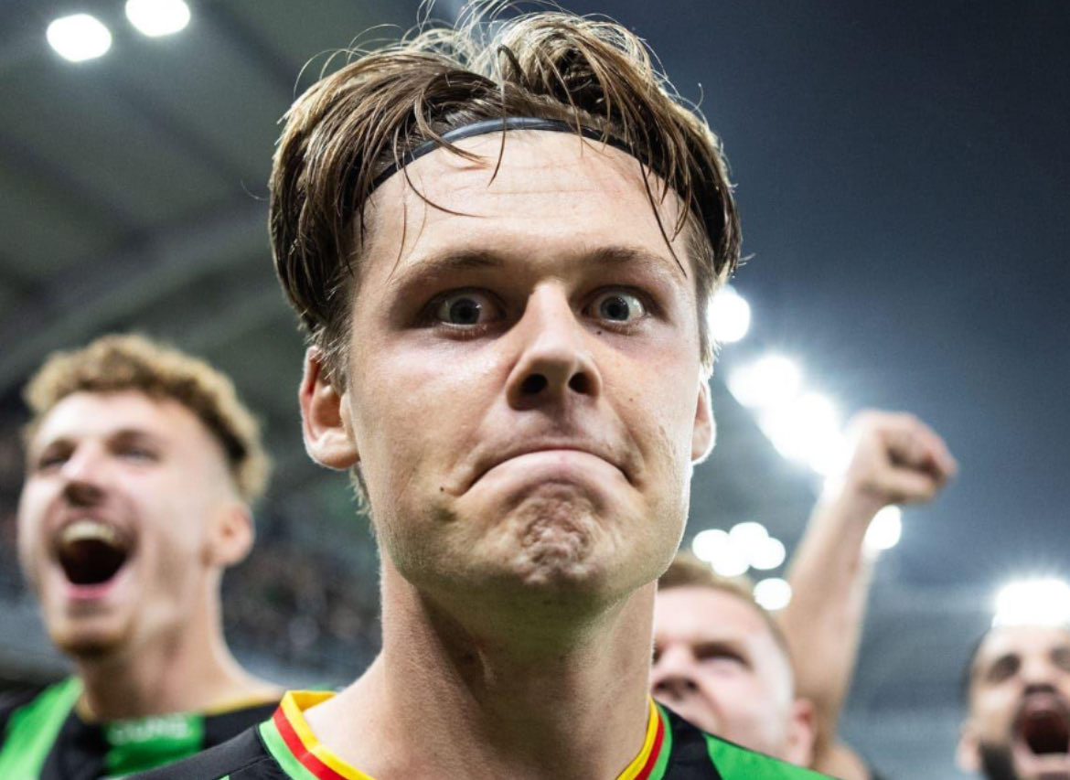 Gaissilly's tweet photo. Ni får välja en att värva i sommar. Julius Lindberg, Axel Henriksson, Harun Ibrahim #gais #juliuslindberg #axelhenriksson #harunibrahim https://t.co/p3VFUjTkV5