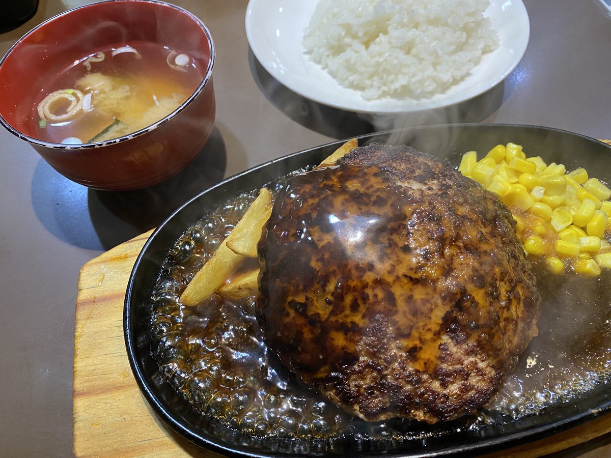 Tsuyosyn's tweet photo. スリラナイでした。推しが多くて大変お得でした。
牛抱さんは初見でしたが島の話良かったです。
入場時に明神ホールに並んでしまい、「うちではありませんが」と言われたのが怖かったです。 https://t.co/Ai4kDkOBSB