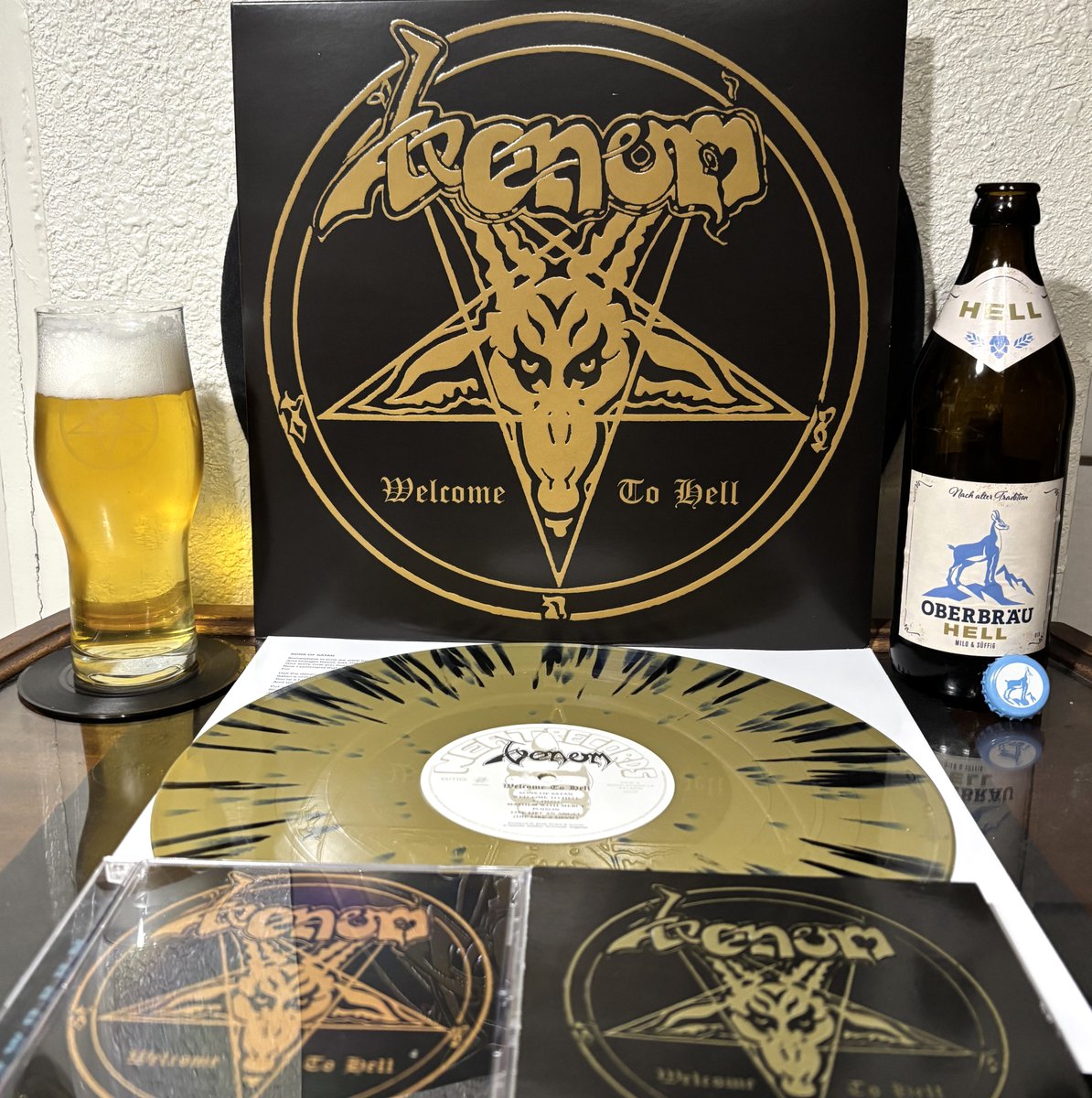 BrewsandTunes's tweet photo. @VenomsLegions "Welcome To Hell" &amp; #OberbrauBrewery Oberbräu Hel   https://t.co/znx2rVxEzX https://t.co/eGkI0OCiaG
