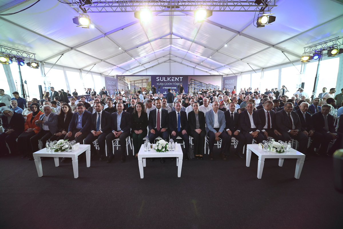 yahyacelik_'s tweet photo. 📍Sultanbeyli

SULKENT projemiz kapsamında hak sahiplerinin noter huzurunda belirlendiği kura törenine; İl Başkanımız Sayın @abdullahozdemir, Belediye Başkanımız Sayın @alitombastr, İlçe Başkanımız Sayın @ayhanusdi ve İstanbul Çevre, Şehircilik ve İklim Değişikliği İl Müdürümüz Sayın Dr. M. Ejder Batur ile birlikte katıldık.

Hak sahibi olan tüm hemşehrilerimizi gönülden tebrik ediyor, SULKENT Projesi’nin ilçemize ve kıymetli vatandaşlarımıza hayırlı olmasını diliyorum.

Cumhurbaşkanımız @RTErdogan’ın şehircilik vizyonu doğrultusunda ilçemize değer katan bu önemli projenin hayata geçirilmesinde emeği bulunan başta Belediye Başkanımız Sayın @alitombastr ve kıymetli ekibi olmak üzere emeği geçen herkese teşekkür ediyorum.

@SultanbeyliBel @aksultanbeylim @akpartiistanbul @AKGMTeskilat @Akparti