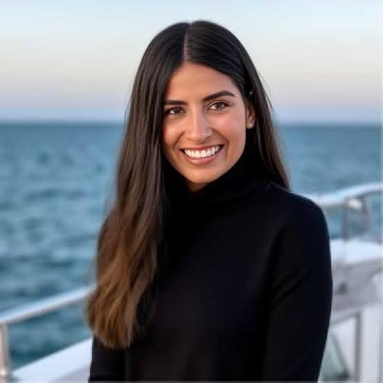 GGamingAR's tweet photo. 🚨 بعض موظفي Xbox غير راضين عن توجه الشركة تحت قيادة Asha Sharma

🔸 يقولون إن Xbox صارت تتأثر بشكل كبير بآراء المستخدمين على منصة X

🔸 ويعتقدون إن الشركة تتخذ قرارات متسرعة بدل ما تلتزم بخطة طويلة المدى

🔸 وبعض مدراء الاستوديوهات يرون إن التركيز على آراء المطورين أهم من ملاحقة نقاشات السوشال ميديا